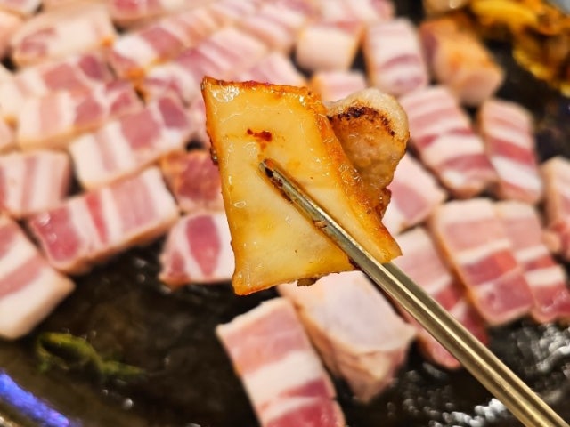 Halmaesotttukkeongsamgyeopsal Sinjeong店 照片 4