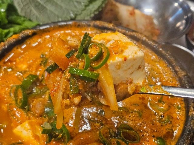 Jamsugyojip Haebangchon Jikyeong店 写真 6
