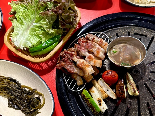 Jejuheukdwaeji Masidoni Photos 4