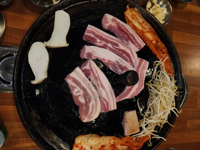 Usongsotttukkeongsamgyeopsal Photos 4