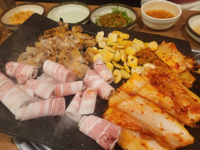 Watdasamgyeopsal Sintan店 写真 6