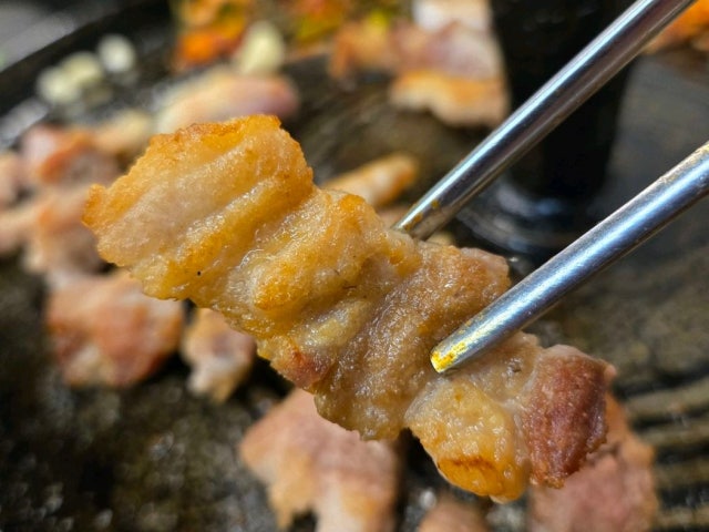 Ssaksseurisotttukkeonggimchisamgyeopsal Cheongryangri店 写真 5