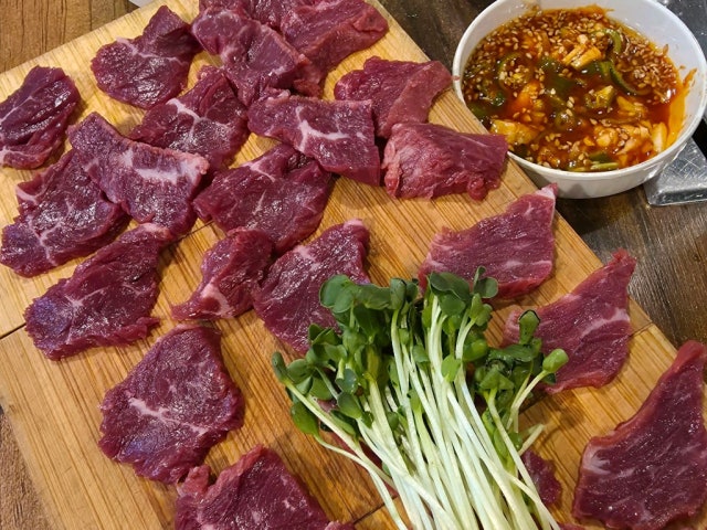 Dwaejisaenggak Chulbal店 照片 6