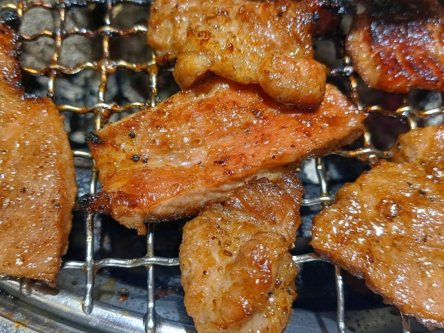 Myeongryunjinsagalbi Seoulachasanyeok店 照片 5
