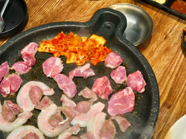 Myeongseongdwitgogi Oncheon店 照片 5