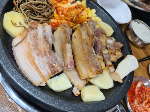 Daebaksamgyeopsal Photos 5