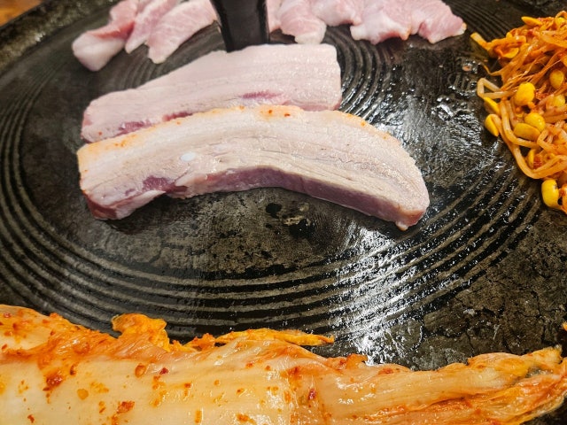 Ssaksseurisotttukkeongsamgyeopsal Mangu店 照片 4