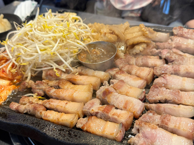 Jejuheukdwaejibaekdwaeji Photos 4