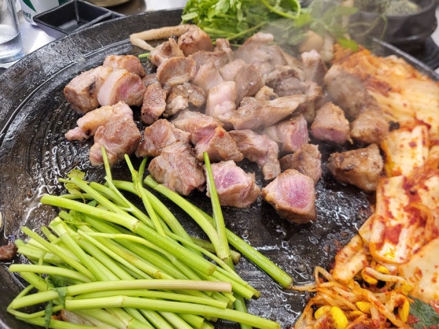 Halmaesotttukkeongsamgyeopsal Imhak Branch Photos 6