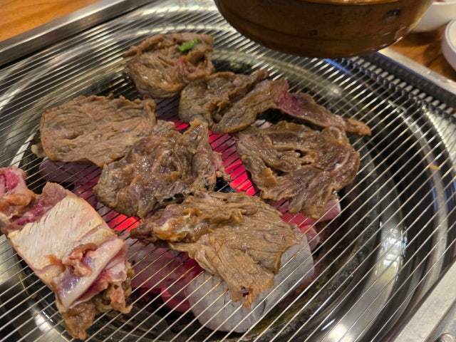 Sinchonseoseogalbi Dadong店 照片 4