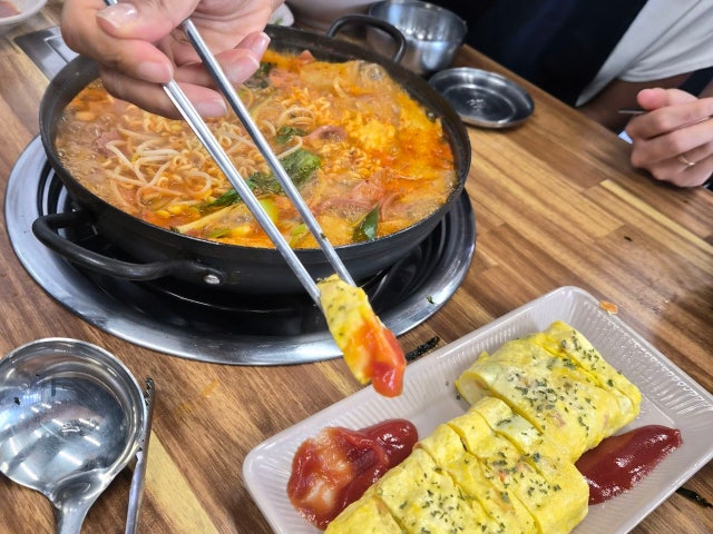 Samgyeopsarang Yangjaeyeok2ho店 写真 5