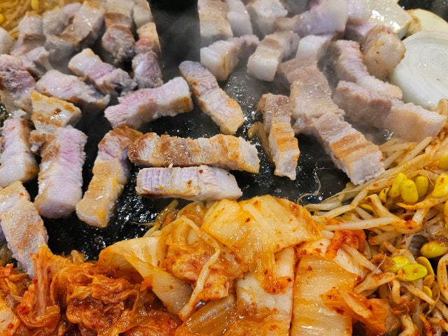 Dwaejijeguk Photos 4