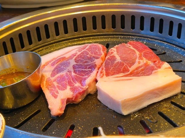 Nangmanjeju Jejuheukdwaejijeonmun店 照片 6