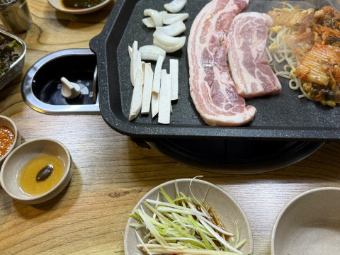 통돼지네 강남점 사진 4