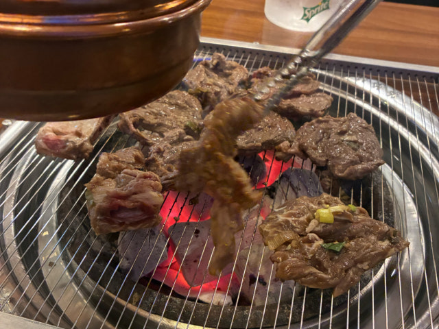 Sinchonseoseogalbi Dadong店 照片 5