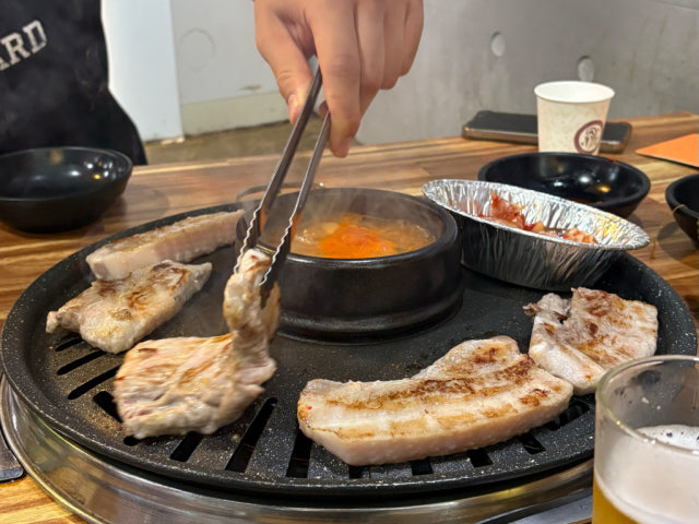 Eongteorisaenggogi Dubeonjjaeiyagi Muhansamgyeop Myeongdong店 照片 6