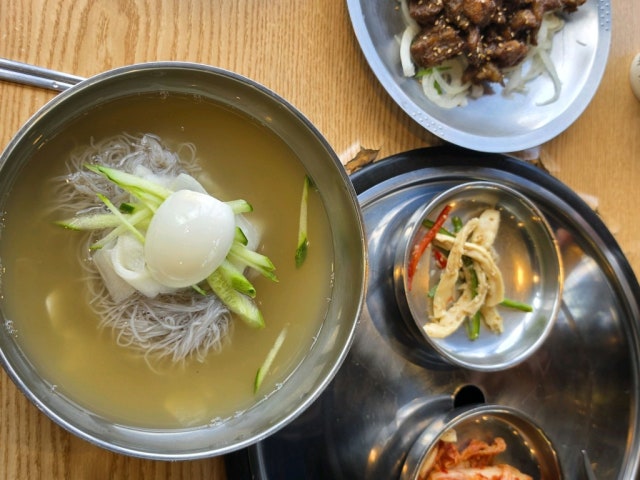 Hwahwadwaejiwanggalbi Sokchoekseupo店 写真 6