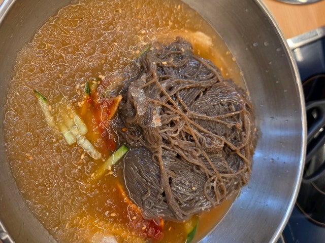 Goraegalbinaengmyeon, Goraemyeonok 写真 5
