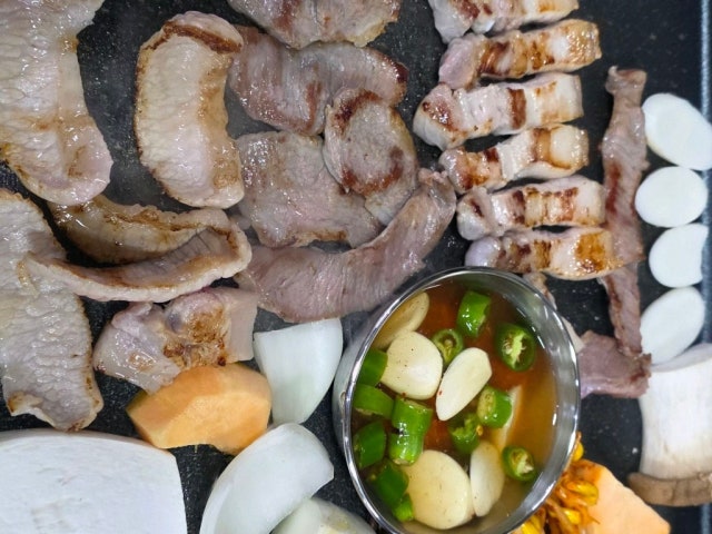 Pilbongsanheukdwaejidolgui Daejeon 本店 写真 4