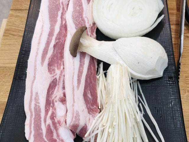 Chamsotttukkeongsamgyeopsal Photos 4