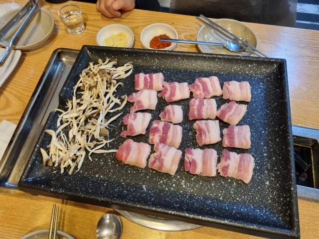 Kkulkkulinemukeunjisamgyeopsal 照片 5