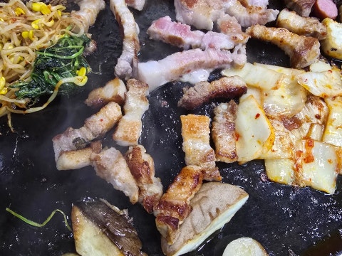 잘돼지 왕뚜껑 삼겹살 본점 사진 4