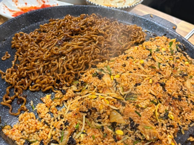 Igasotttukkeongsamgyeopsal Hyangchon店 照片 5