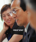 김영남 헤어플레이 | 기자회견 갖는 김영남