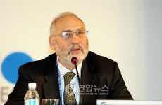 OECD 세계포럼..노벨상 스티글리치