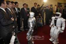 휴림로봇영타운에프에스 | 휴보로봇 시연 관람하는 총리