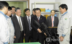 (주)대우에스티문막지점 | 방위사업청장, S&T대우 방문