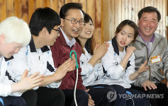 (주)한울에프앤에스 (신)일산직업능력개발원점 | 李대통령, 일산직업능력개발원 격려 방문