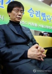 세무사강기훈.오지훈사무소 | 생각에 잠긴 강기훈씨