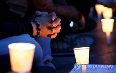 동문로터리 형제치과 앞 | 무사귀환길 비추는 촛불…전국으로 확산(종합)