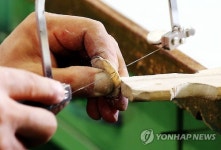 장애인 기능인의 손길