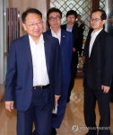수찬건설(주) | 건설업계 조찬간담회 참석하는 유일호 장관