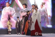 케이서촌달빛경복궁 | 경복궁 달빛 한복패션쇼