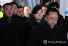 현송실비식당 | 식사하러 들어가는 현송월