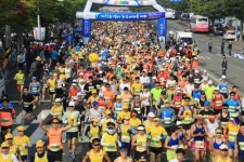 대구서 달서 하프마라톤 대회…8천명 힘찬 레이스