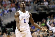 '미국대학농구 스타' 윌리엄슨, NBA 신인 드래프트 참가 선언