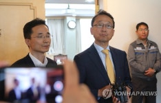 위드미 거제대우마리나점 | 인터뷰하는 현대중 실사단