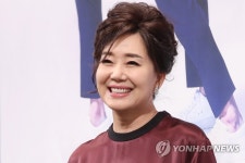 오미희 헤어샾 | 오미희, 우아한 미소