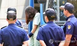 반환점 도는 고유정 재판…'방어흔' 주장위해 의사증인 신청