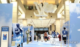 루이비통신세계강남유 | 신세계 강남점 '루이뷔통 남성' 팝업스토어 개최