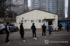접경지 탁구장에 마련된 투표소