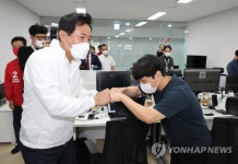 서울창업허브 마곡M+ 찾은 오세훈 후보