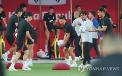 밝은 표정으로 훈련 임하는 황희찬