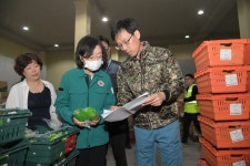 (주)려강 제2공장 | 잼버리 현장 찾은 식약처장 "식음료 안전관리 총력 다해달라"