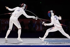 (LEAD) (Asiad) S. Korea's Choi In-jeong wins gold in women's individual epee fencing
