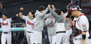 kt '2패 후 3연승'으로 한국시리즈 진출!